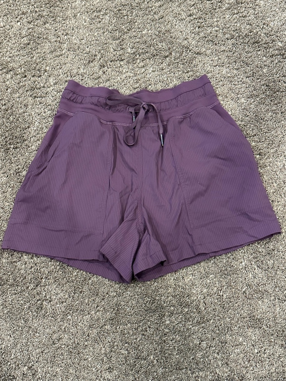 Lululemon Dance Studio High-Rise Short 3.5" Purple Size 2 Chic Athleisure
